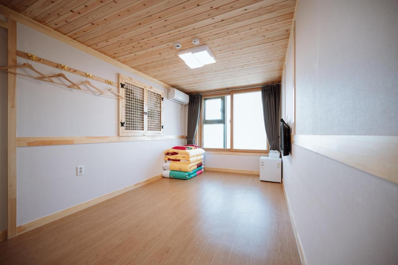 The Jeongga Hostel Csondzsu Kültér fotó