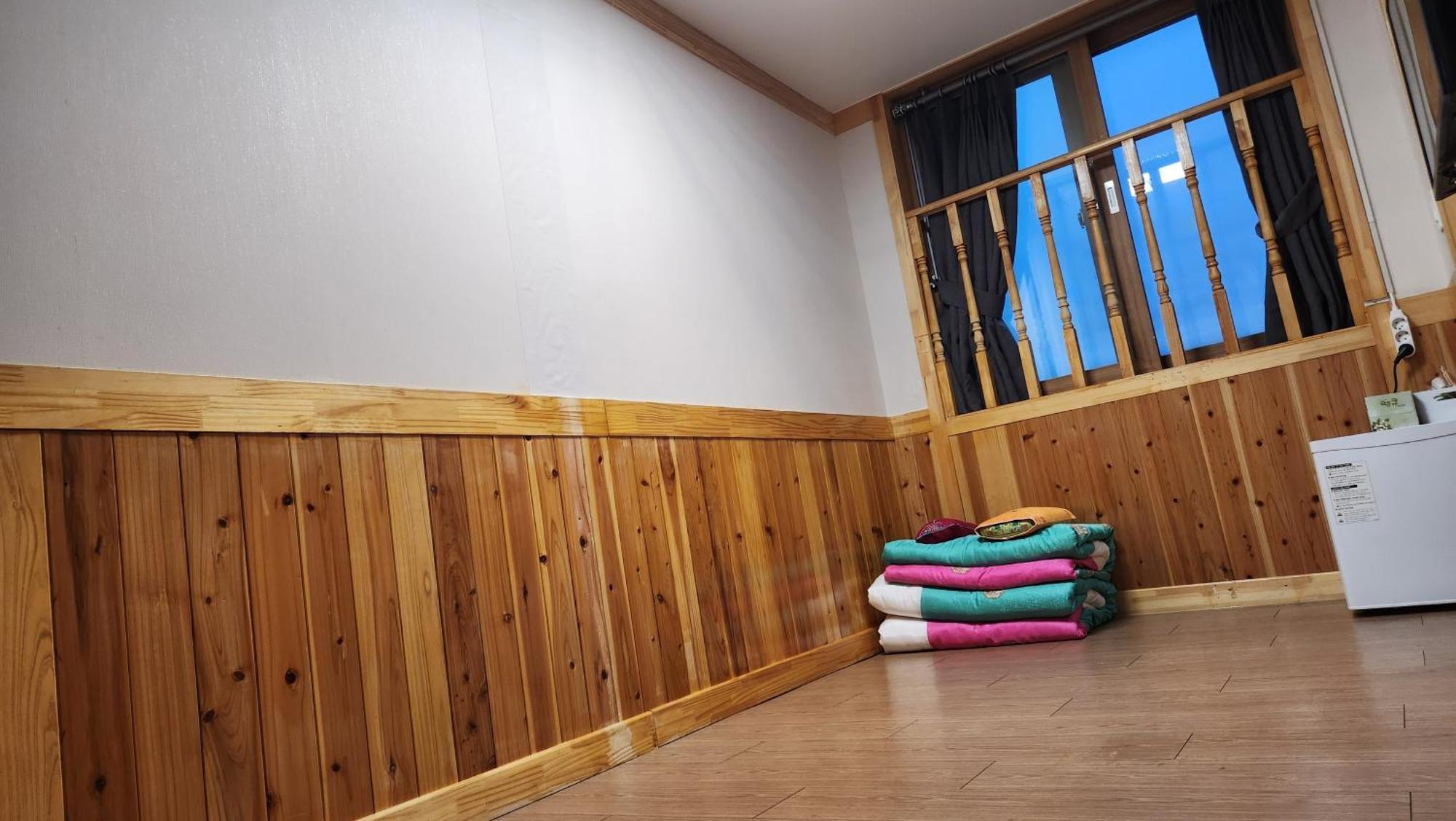 The Jeongga Hostel Csondzsu Kültér fotó