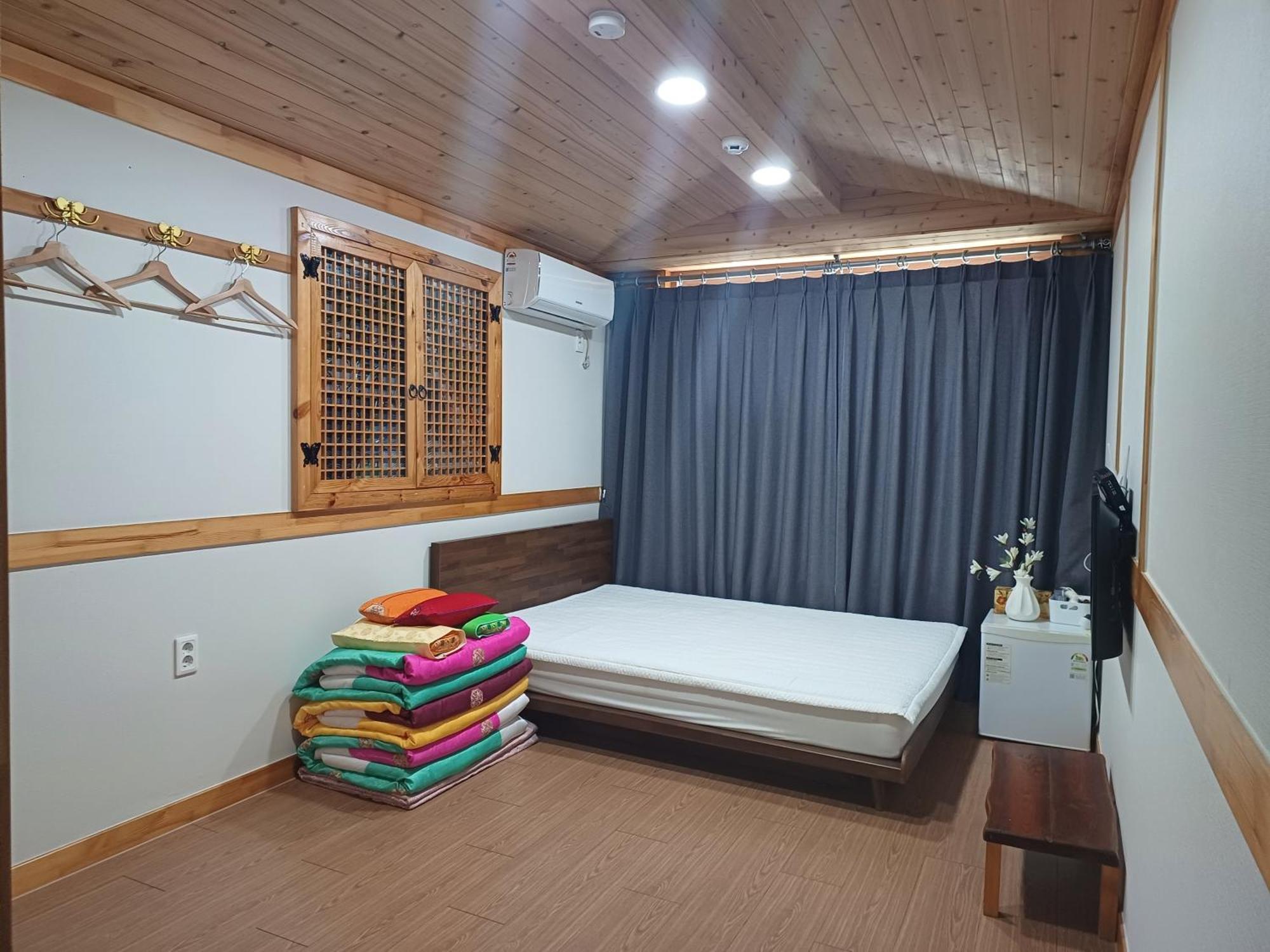 The Jeongga Hostel Csondzsu Kültér fotó